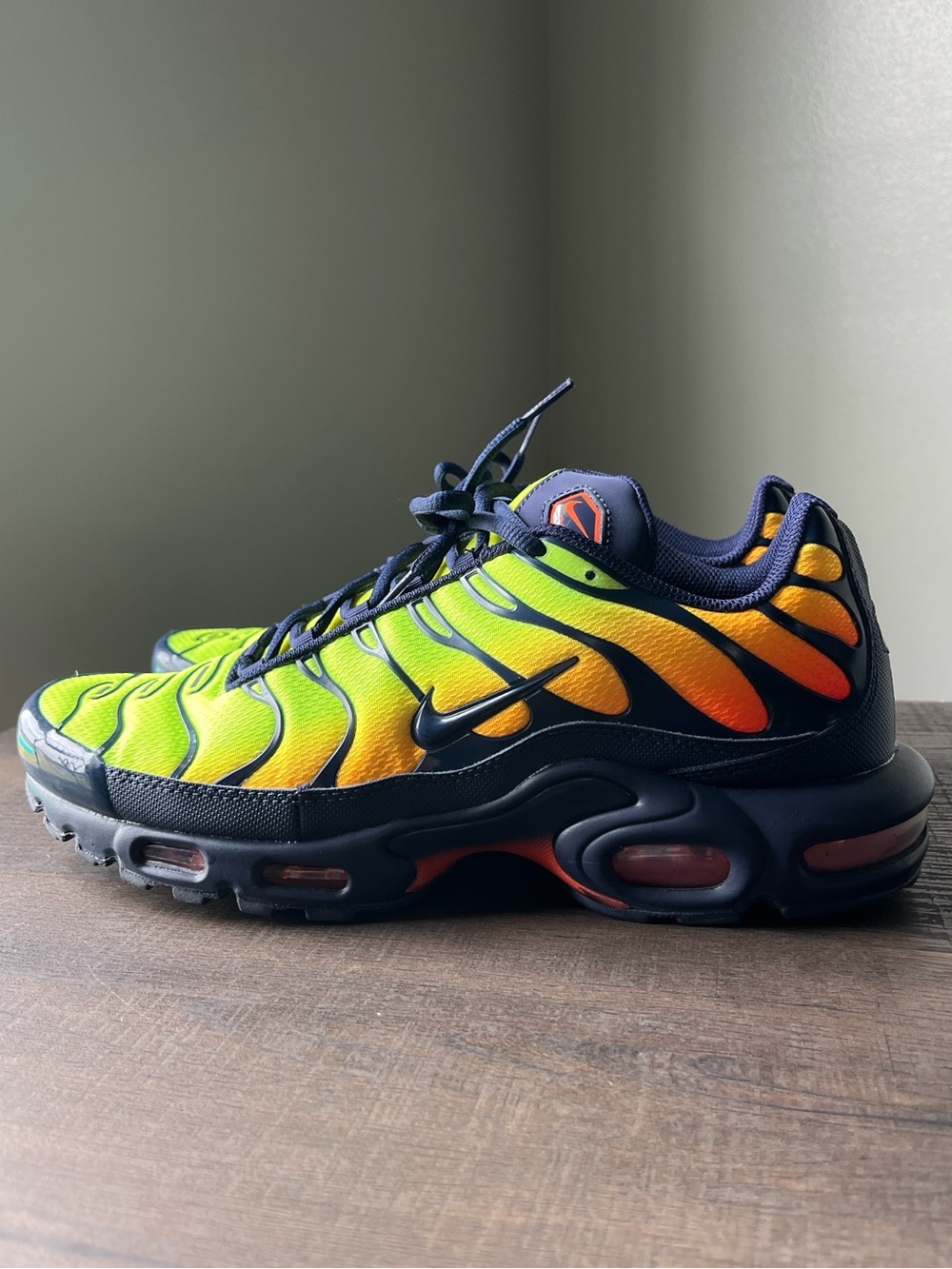 Nike Air Max Plus lemon Venom Gradient Neon Yellow Orange Black Air Max size 12